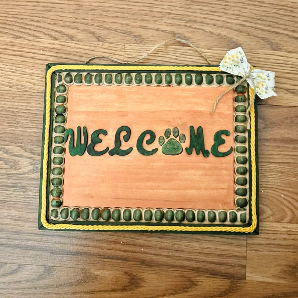 Handcrafted Paw Print Welcome Sign